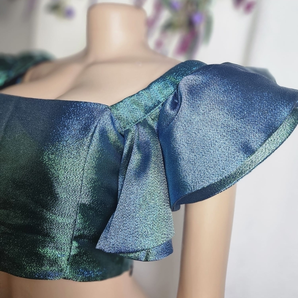 DO+BE Blue and Green Puff Sleeve Crop Top - Picture 2 of 5